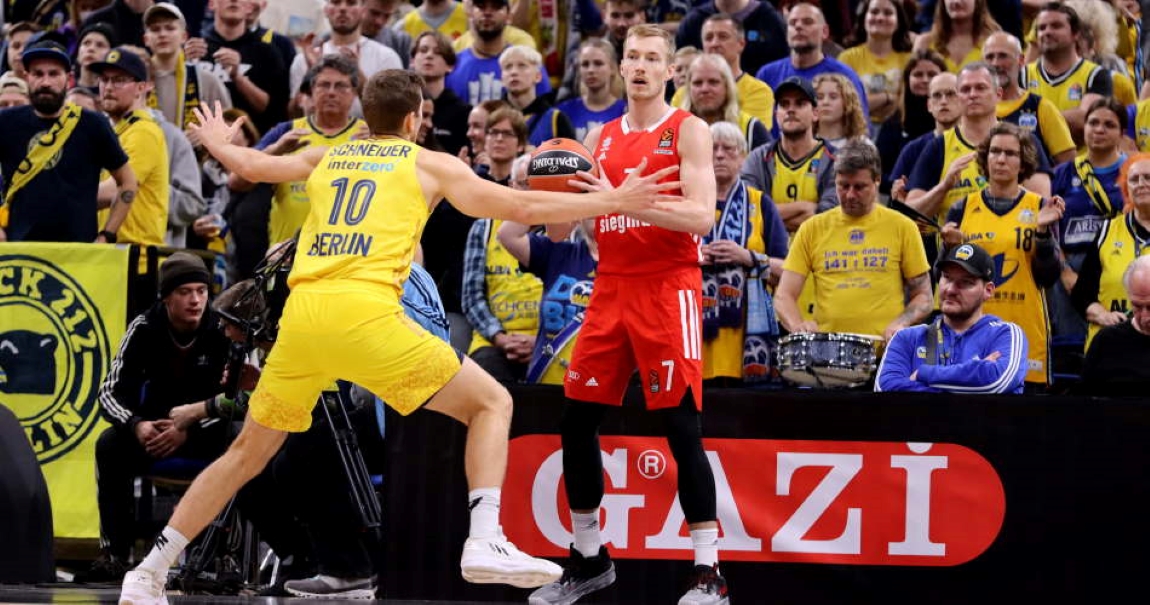 88f6e318-niels-giffey-handles-bayern-at-alba-euroleague.jpg